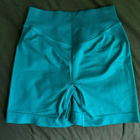 Gymshark Sweat Seamless Shorts - Picture 6 of 9